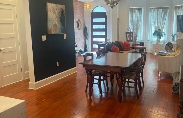 147 Rhode Island Ave NW