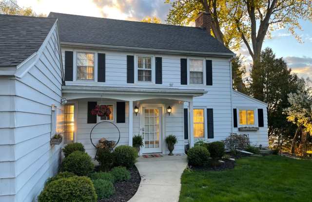 Photo of Maple Bluff House