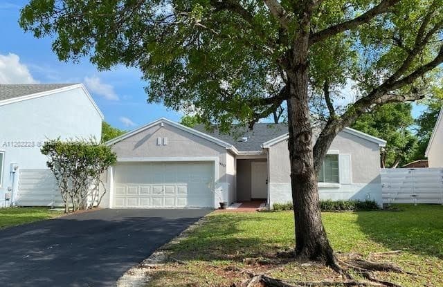 14673 SW 142nd Place Cir - 14673 SW 142nd Place Cir, Country Walk, FL 33186