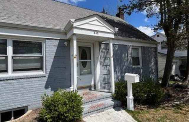 345 Walton Street