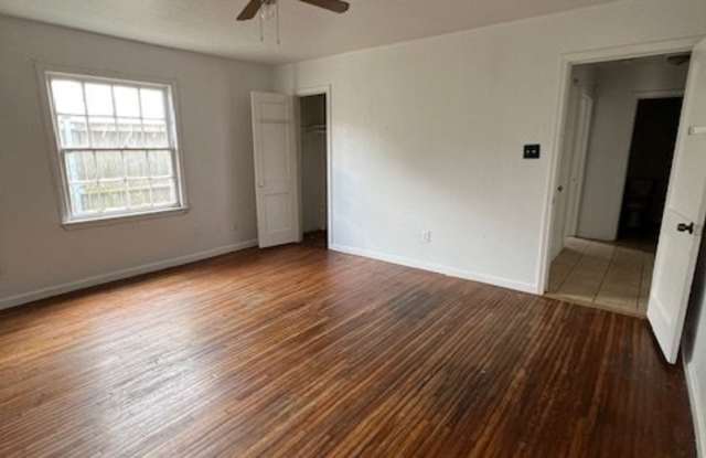 2425 North Lynwood Drive