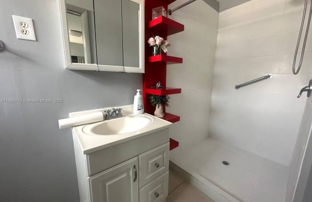 Photo of 4361 SW 3rd St