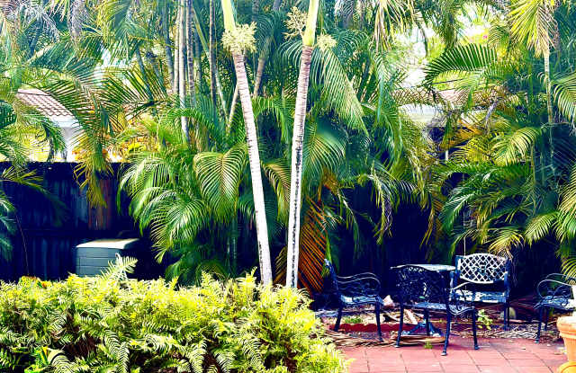 850 Sw 12th Ct