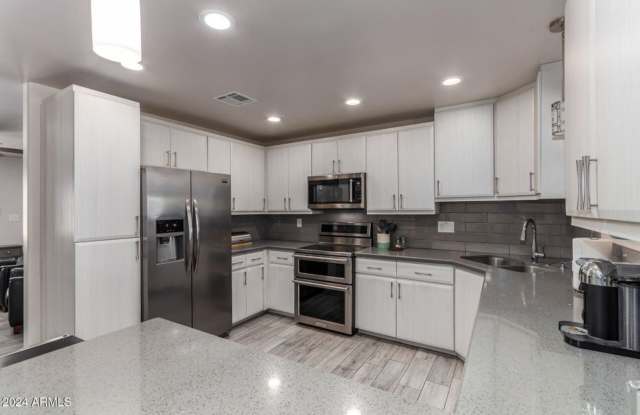 Photo of AMAZING ASU HOUSE IN GREAT STUDENT AREA