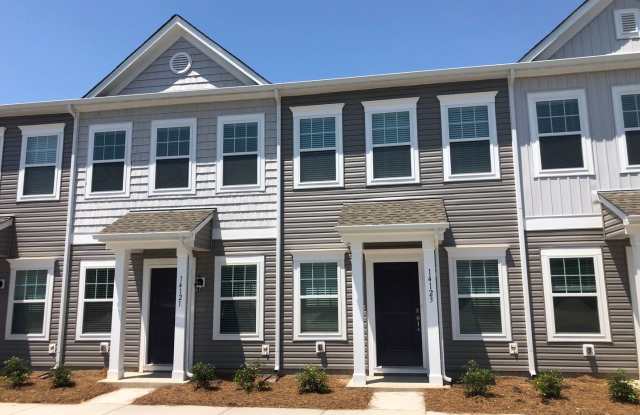 BEAUTIFUL 2 Bedroom Townhome in Midland - AVAILABLE JUNE 2024 - 14135 Clayborn Street, Midland, NC 28107