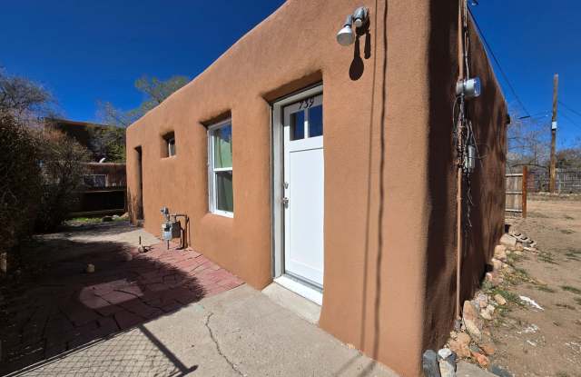 739 Montez Pl