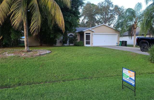 729 SE Lansdowne Ave - 729 Southeast Lansdowne Avenue, Port St. Lucie, FL 34983