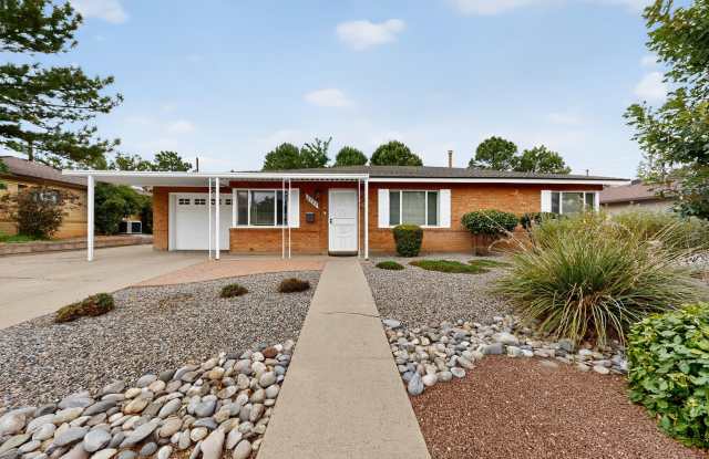 2020 Hendola Drive NE