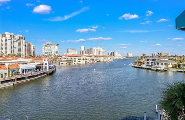 205 Park Shore DR
