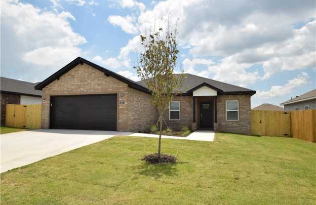 321 Grove  LN