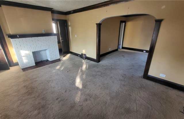 991 E 143rd Street unit: Lower