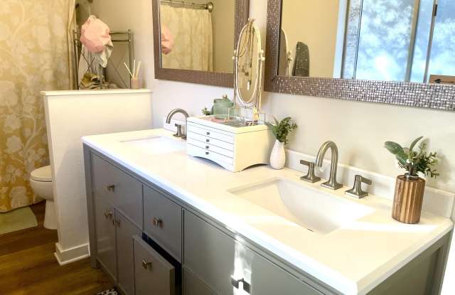 2881 Lodgewood Street