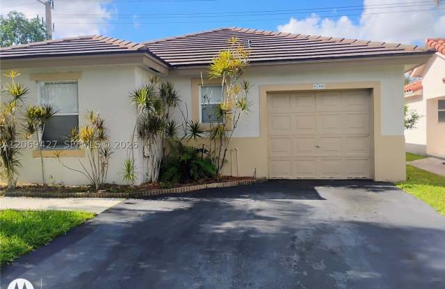 6766 NW 69th Ct