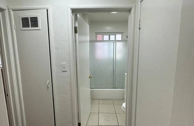 217 E Taylor St Apt 4