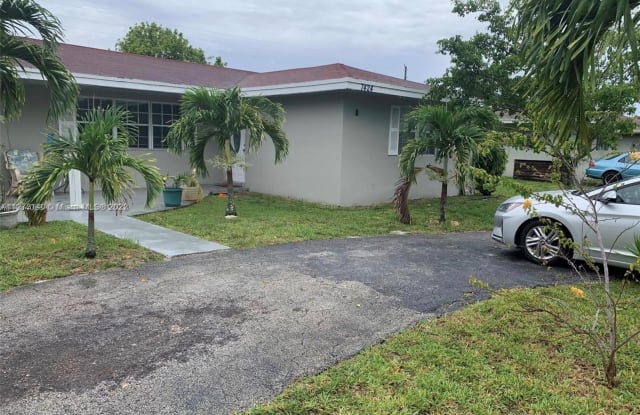 7424 NW 16th St - 7424 NW 16th St, Plantation, FL 33313