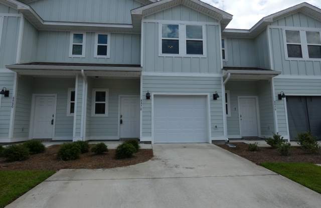 3-Bedroom Townhome - Admiral's Quarters