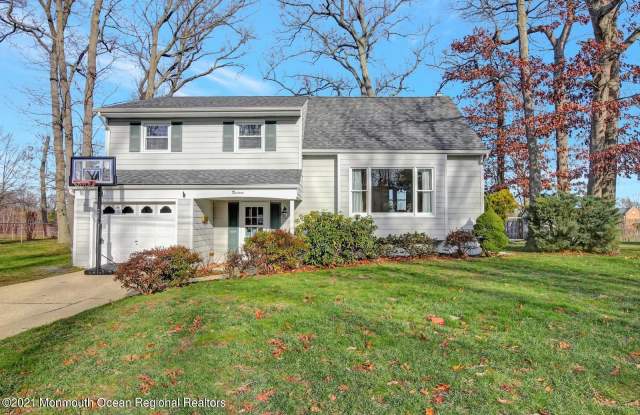 13 Roslyn Drive