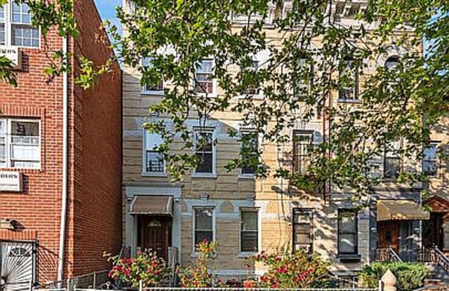 17 Kenilworth Pl - 17 Kenilworth Place, Brooklyn, NY 11210