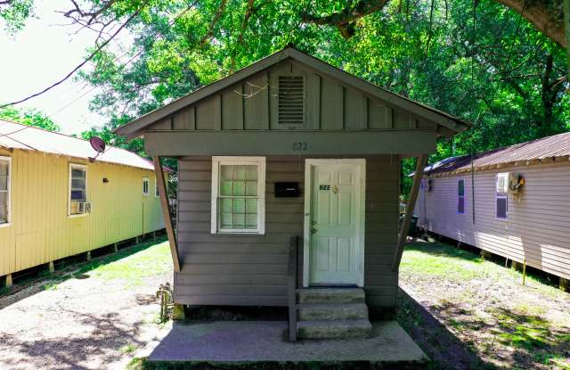 Photo of 822 North Van Buren Street