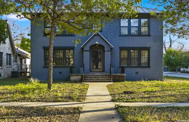 Photo of 438 W Kings Hwy Unit 1