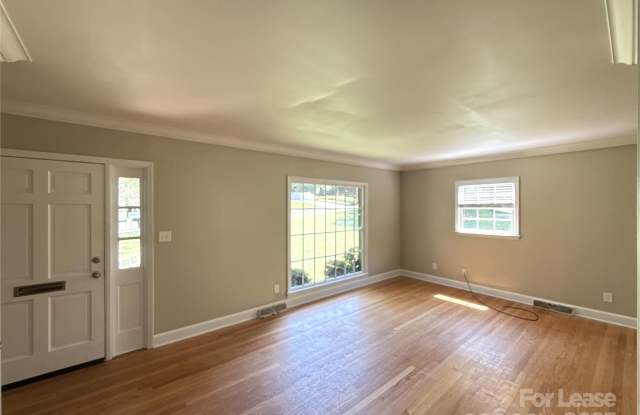 1127 Queensgate Street