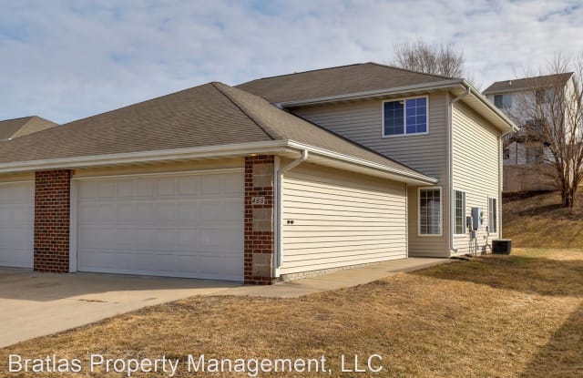 455 Hillside Ct. - 455 Hillside Court, Pleasant Hill, IA 50327