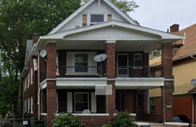 Photo of 8103 Whitethorn Avenue