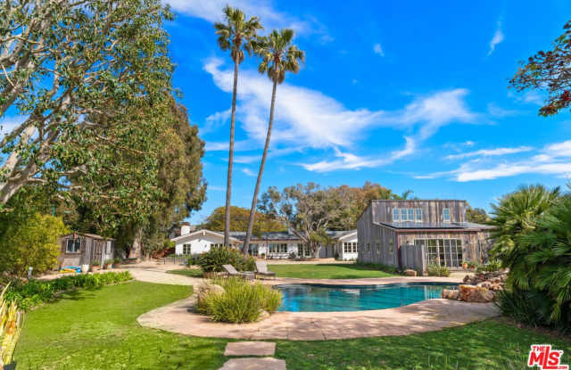 6959 Dume Dr