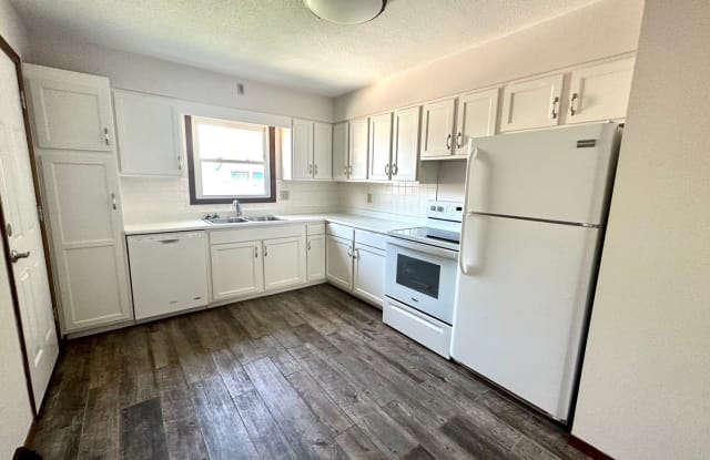 3301 S Lincoln Ave - 3301 South Lincoln Avenue, Sioux Falls, SD 57105