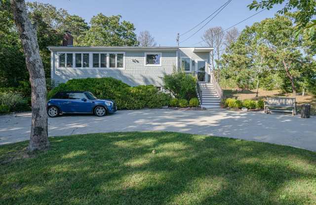 23 Old Canoe Place Road