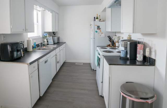 Photo of 722 Alton Road - 722