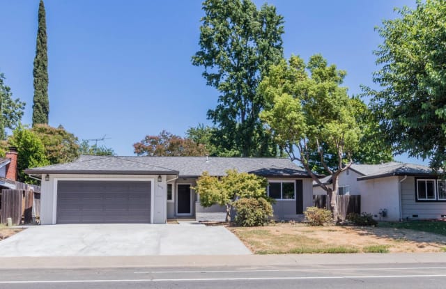 2913 Occidental Drive Room B - 2913 Occidental Drive, Sacramento, CA 95826