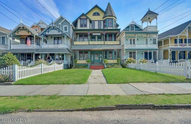 7 Embury Avenue