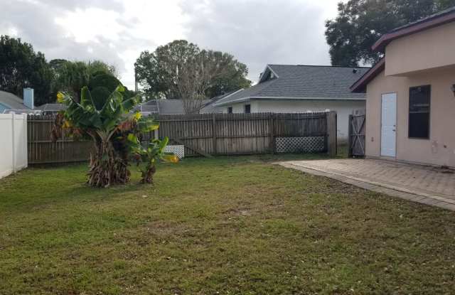 Beautiful 4 Bedroom 2 full bath home in Port Orange, Fl.