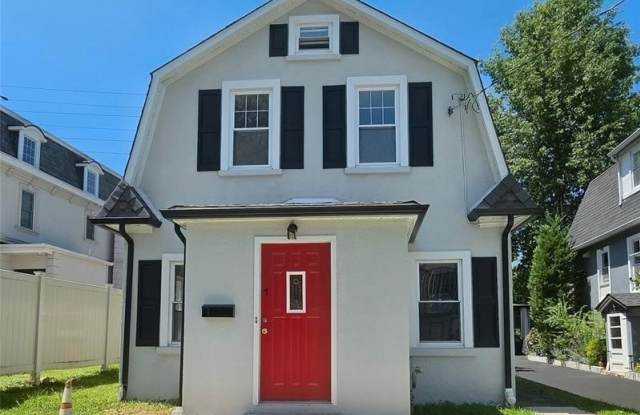 7 Oak Street