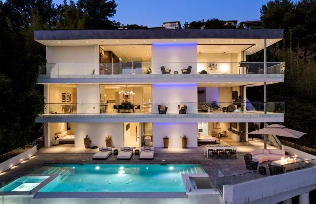 7080 Mulholland Dr