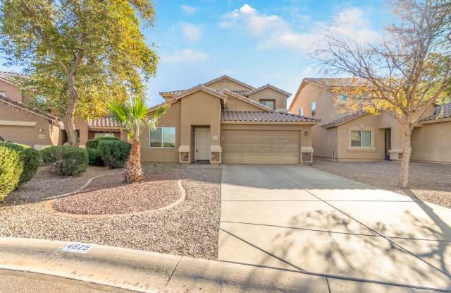 Beautiful 4 bed 2.5 bath home located in San Tan Valley! - 4825 East Silverbell Road, San Tan Valley, AZ 85143