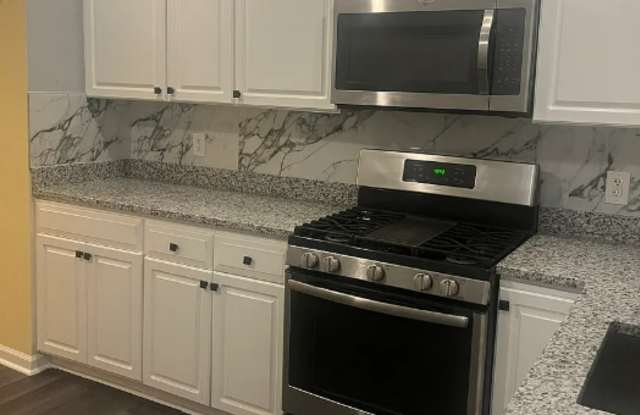 Photo of 600 North Decker Avenue