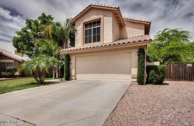 2720 S LOS ALTOS Place