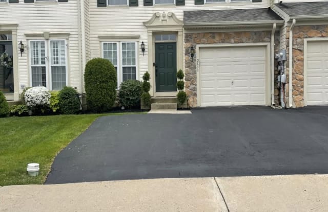 2633 CRABAPPLE CIRCLE - 2633 Crabapple Cir, Bucks County, PA 18944