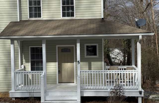 West AVL - Lovely Three Bedroom, 2.5 Bath, Ready Now!