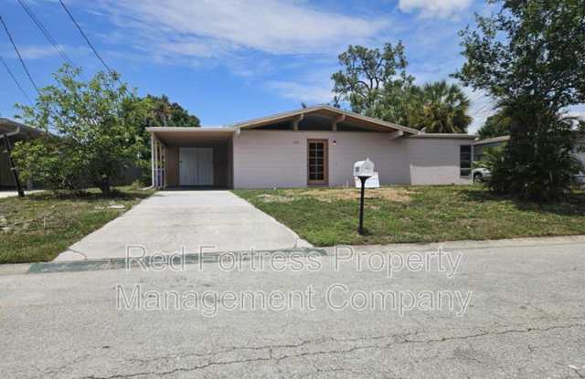1635 Newport Ct