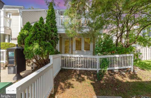 Photo of 2823 S WAKEFIELD Street unit: C