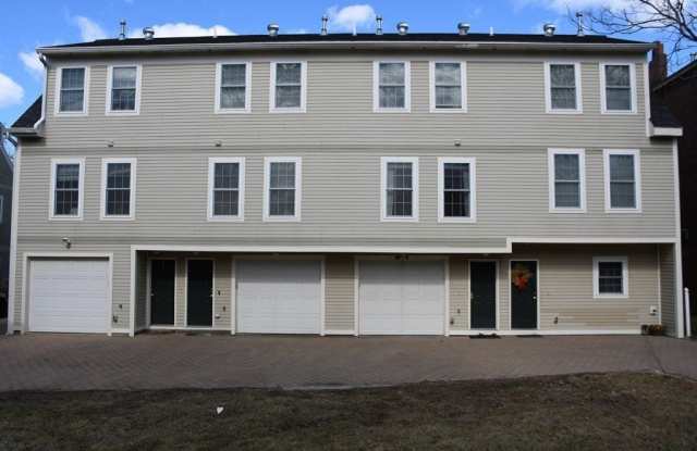 280 River St