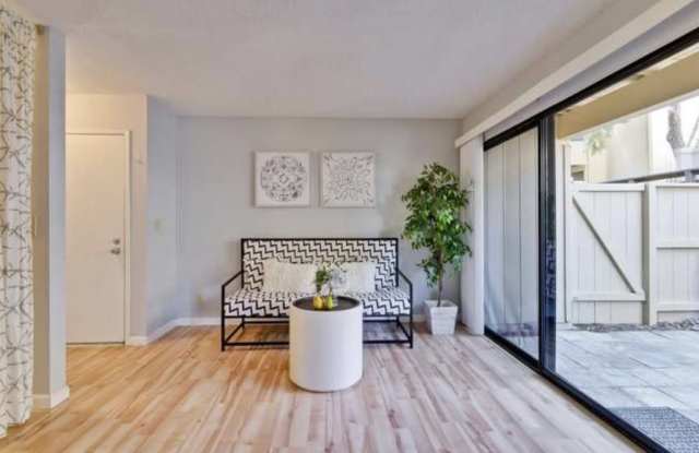 988 Kiely Blvd Unit E
