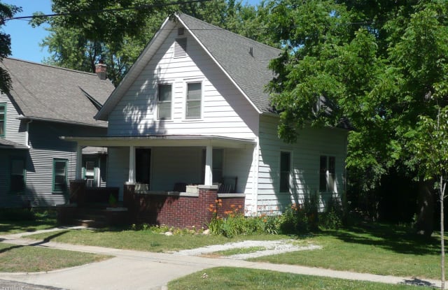 543 4th St - 543 Fourth Street, Ann Arbor, MI 48103