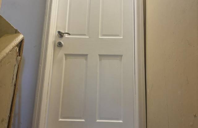 Photo of 84 Washington St. Corner