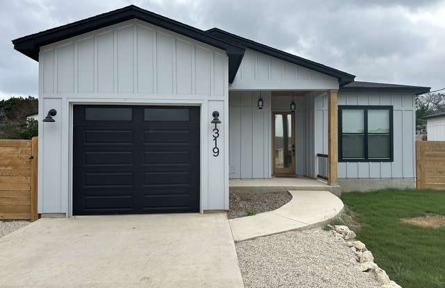 1319 Rimrock Cove