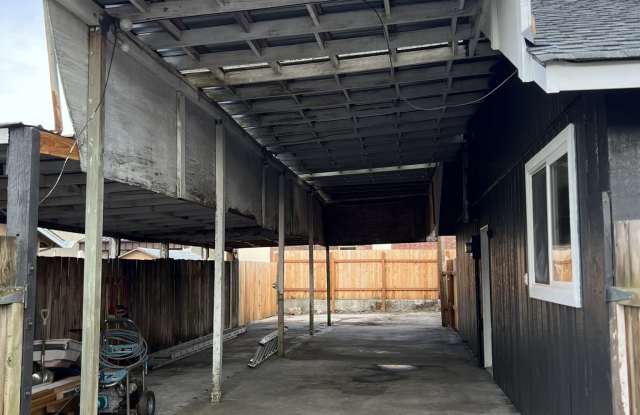 2394 Lodgepole Drive Southeast