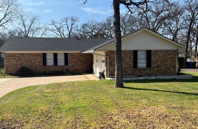 1800 S Bowen Road - 1800 South Bowen Road, Pantego, TX 76013